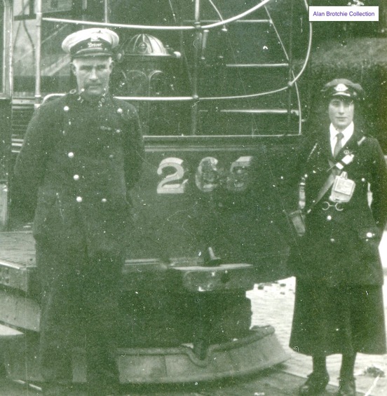 Edinburgh Corporation Tramways 265 and crew