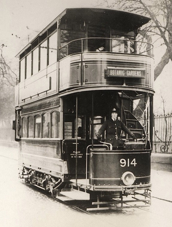 Glasgow Corporation Tramways Tram No 914 and Great War lady driver