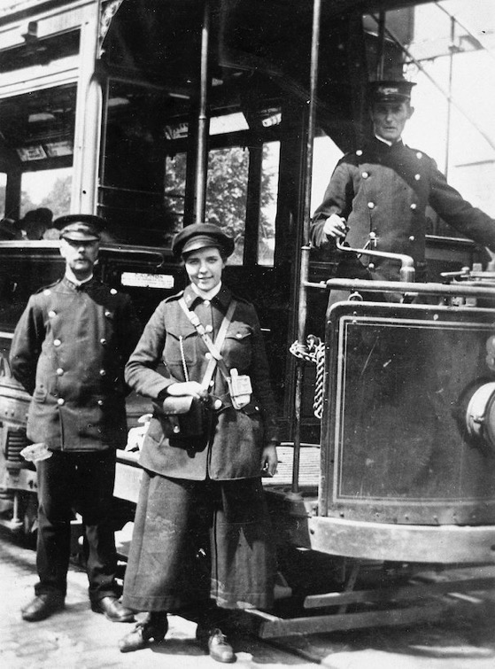Chesterfield Corporation Tramways Tramcar No 19, Inspector William Cotterill, Conductress Elsie Dowson and Tram Driver Thomas Falconer