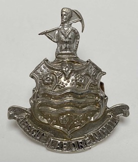 Darwen Corporation Tramways cap and collar badge