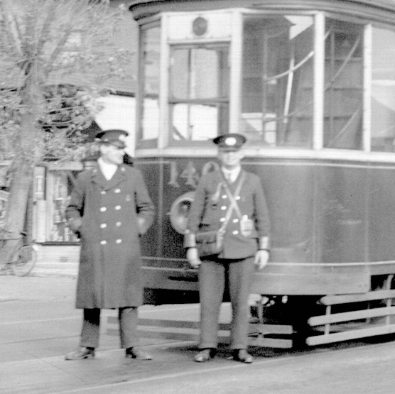 Nottingham Corporation Tramways Tram 140 and crew