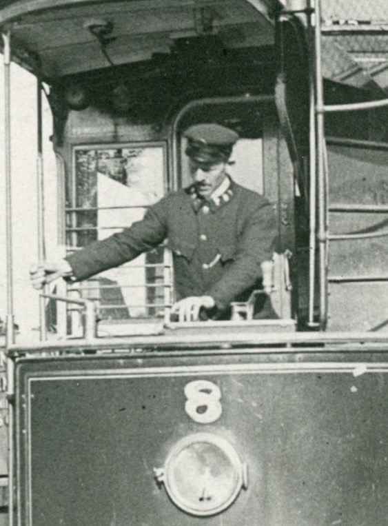 Paisley District Tramways Tram No 8 and driver