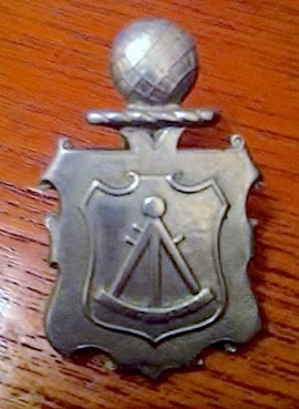 Sunderland Corporation Transport senior staff cap badge, nickel