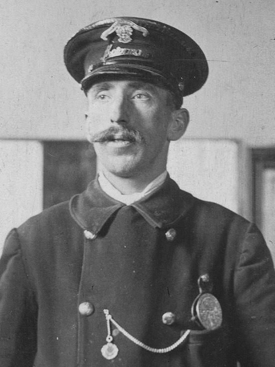 Brighton Corporation Tramways Motorman No 73 circa 1902