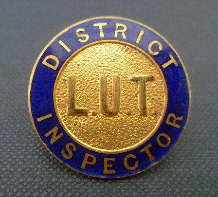 London United Tramways District Inpsector cap badge