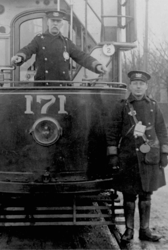 London United Tramways tram No 263 with crew