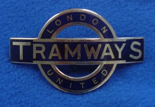 London United Tramways bullseye cap badge