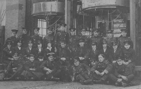 Luton Corporation Tramways staff photo, Park Street Depot c1917