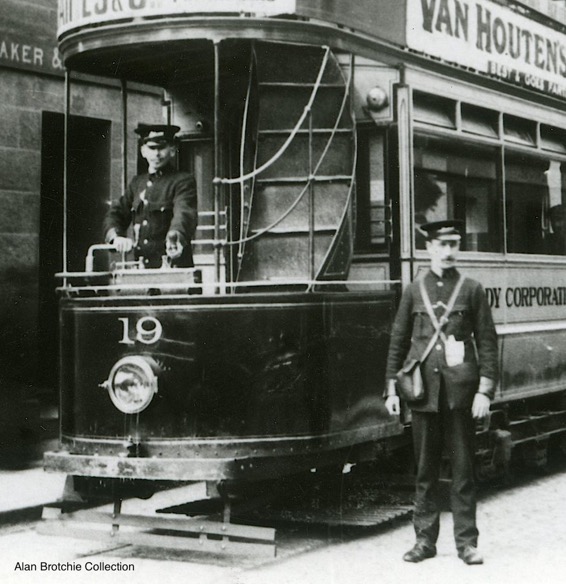 Kirkcaldy Corporation Tramways Tram N0 19 and crew at Links St terminus