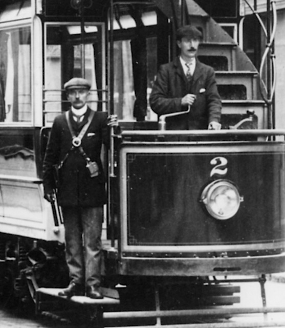 Leamington and Warwick Electric Tramways tramcar crew 1905